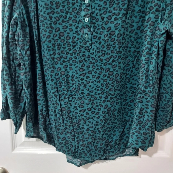 Ellos Evergreen Animal Print Notch Neck Henley Tunic in Size 24 - Picture 12 of 15
